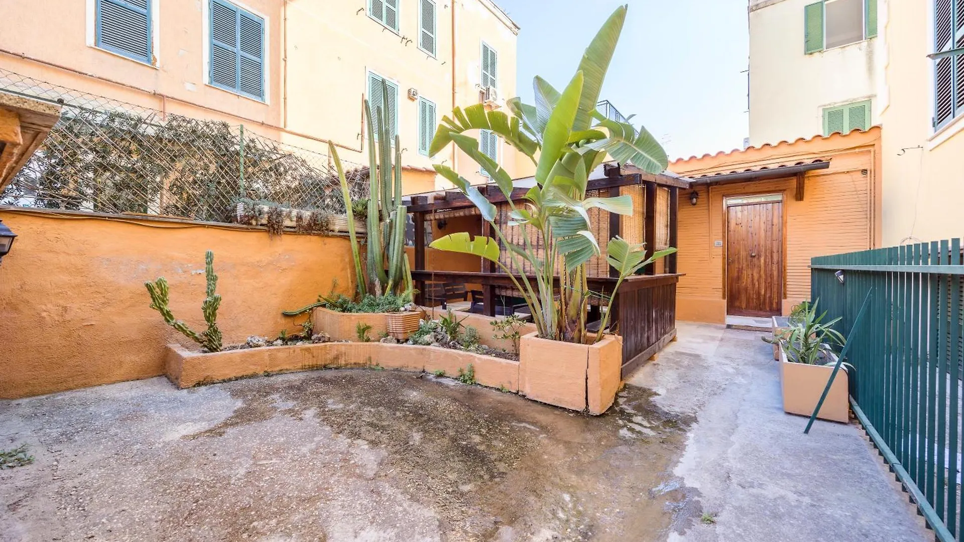 Apartment A 100Mt Dalla Metro C Loft Grazioso E Giardino Rome